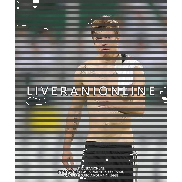 2013.08.27 WARSZAWA PILKA NOZNA LIGA MISTRZOW SEZON 2013/2014 FOOTBALL UEFA CHAMPIONS LEAGUE SEASON 2013/2014 LEGIA WARSZAWA - STEAUA BUKARESZT BUCURESTI N/Z SMUTEK PORAZKA LZY JAKUB KOSECKI FOTO LUKASZ LASKOWSKI / PRESSFOCUS NEWSPIXPL --- Newspix.pl AG ALDO LIVERANI SAS ONLY ITALY *** Local Caption *** www.newspix.pl mail us: info@newspix.pl call us: 0048 022 23 22 222 --- Polish Picture Agency by Ringier Axel Springer Poland