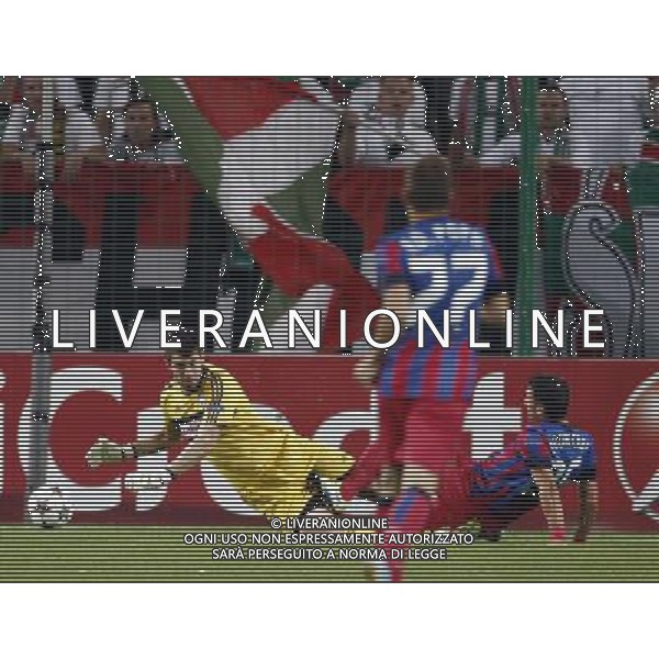 27.08.2013 - Warszawa . Eliminacje Ligi Mistrzow: Legia Warszawa () - FC Steaua Bukareszt () . n/z. Dusan Kuciak , Federico Piovaccari , gol . Fot. Dawid Markysz / EDYTOR.net/NEWSPIX.PL --- Newspix.pl AG ALDO LIVERANI SAS ONLY ITALY *** Local Caption *** www.newspix.pl mail us: info@newspix.pl call us: 0048 022 23 22 222 --- Polish Picture Agency by Ringier Axel Springer Poland