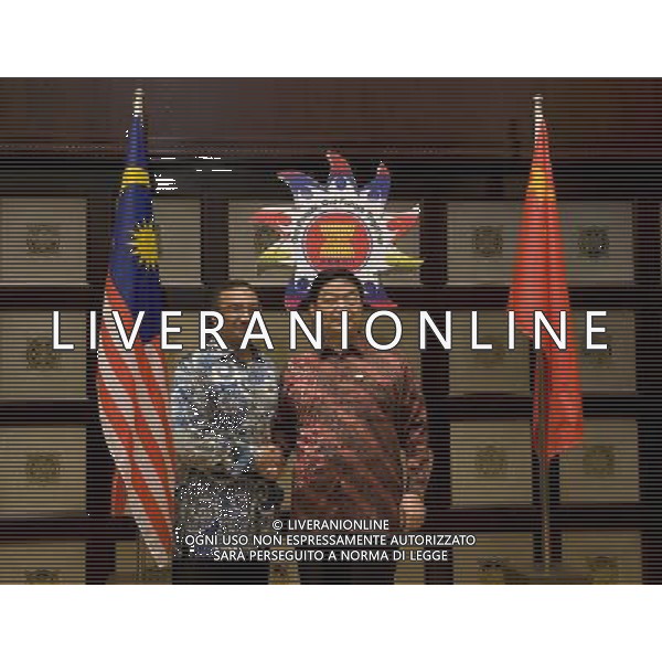 (130828) -- SERI BEGAWAN, Aug. 28, 2013 () -- Chinese Defense Minister Chang Wanquan (R) meets with his Malaysian counterpart Hishammuddin Hussein in Seri Begawanon, Brunei, on Aug. 28, 2013. (/Lui Siu Wai) ©photoshot/AGENZIA ALDO LIVERANI SAS - ITALY ONLY - Meeting dei Ministri della Difesa a Bandar Seri Begawan , Brunei, 29 agosto 2013.