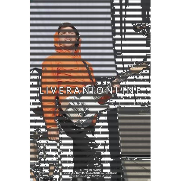 Twin Atlantic perform on the Main Stage at Leeds Festival, Bramham Park, Leeds, UK on 25th August 2013. Shown here Sam McTrusty ©PHOTOSHOT/AGENZIA ALDO LIVERANI SAS - ITALY ONLY - EDITORIAL USE ONLY
