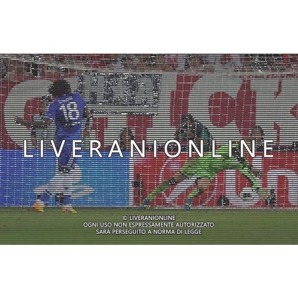 2013.08.30 PRAGA PILKA NOZNA SUPER PUCHAR EUROPY 2013 FOOTBALL UEFA SUPERCUP 2013 FC BAYERN MONACHIUM - FC CHELSEA LONDYN N/Z ROMELU LUKAKU MANUEL NEUER DECYDUJACY KARNY FOTO LUKASZ LASKOWSKI / PRESSFOCUS NEWSPIXPL --- Newspix.pl AG ALDO LIVERANI SAS ONLY ITALY *** Local Caption *** www.newspix.pl mail us: info@newspix.pl call us: 0048 022 23 22 222 --- Polish Picture Agency by Ringier Axel Springer Poland