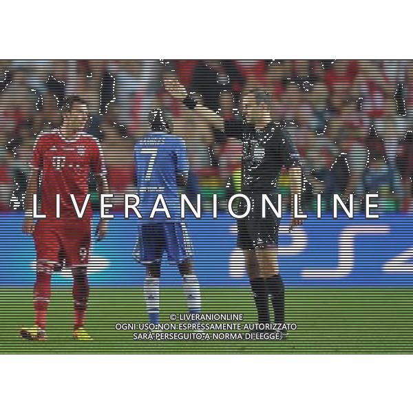 2013.08.30 PRAGA PILKA NOZNA SUPER PUCHAR EUROPY 2013 FOOTBALL UEFA SUPERCUP 2013 FC BAYERN MONACHIUM - FC CHELSEA LONDYN N/Z CZERWONA KARTKA RED CARD RAMIRES FOTO LUKASZ LASKOWSKI / PRESSFOCUS NEWSPIXPL --- Newspix.pl AG ALDO LIVERANI SAS ONLY ITALY *** Local Caption *** www.newspix.pl mail us: info@newspix.pl call us: 0048 022 23 22 222 --- Polish Picture Agency by Ringier Axel Springer Poland