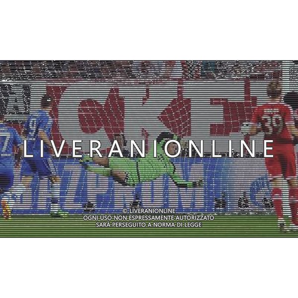 2013.08.30 PRAGA PILKA NOZNA SUPER PUCHAR EUROPY 2013 FOOTBALL UEFA SUPERCUP 2013 FC BAYERN MONACHIUM - FC CHELSEA LONDYN N/Z BRAMKA GOL RADOSC FERNANDO TORRES MANUEL NEUER FOTO LUKASZ LASKOWSKI / PRESSFOCUS NEWSPIXPL --- Newspix.pl AG ALDO LIVERANI SAS ONLY ITALY *** Local Caption *** www.newspix.pl mail us: info@newspix.pl call us: 0048 022 23 22 222 --- Polish Picture Agency by Ringier Axel Springer Poland