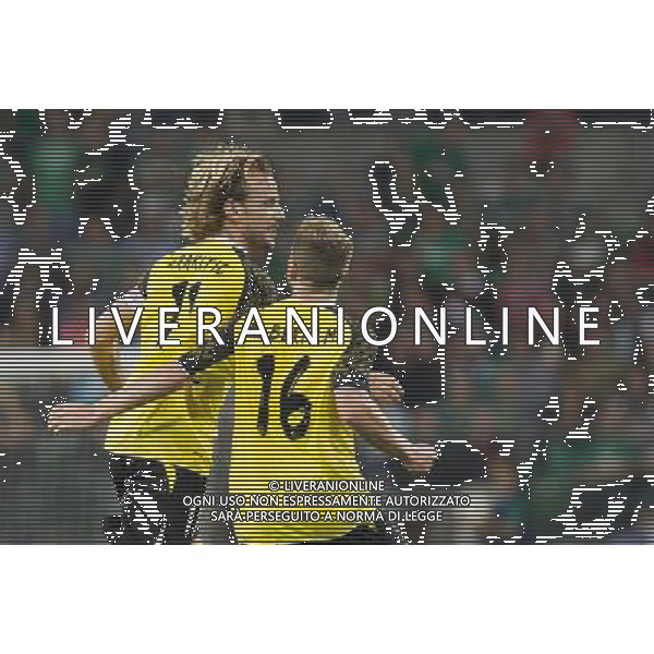29.08.2013 WROCLAW , STADION MIEJSKI, AL. SLASKA, (POLAND WROCLAW, CITY STADIUM ) PILKA NOZNA (FOOTBALL, SOCCER), LIGA EUROPY UEFA SEZON 2013/2014 DRUGA RUNDA ELIMINACYJNA ( UEFA EUROPA LEAGUE SEASON 2013/2014 SECOND QUALIFYING ROUND FIRST LEG) MECZ (GAME MATCH) WKS SLASK WROCLAW - SEVILLA FC NZ RADOSC BRAMKA GOL IVAN RAKITIC ( L) FOTO KATARZYNA PLEWCZYNSKA/CYFRASPORT/NEWSPIX.PL --- Newspix.pl AG ALDO LIVERANI SAS ONLY ITALY *** Local Caption *** www.newspix.pl mail us: info@newspix.pl call us: 0048 022 23 22 222 --- Polish Picture Agency by Ringier Axel Springer Poland