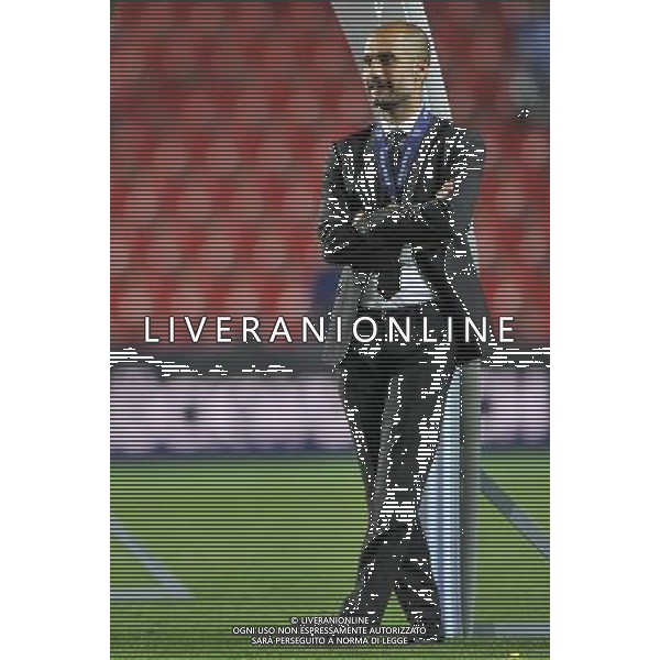 2013.08.30 PRAGA PILKA NOZNA SUPER PUCHAR EUROPY 2013 FOOTBALL UEFA SUPERCUP 2013 FC BAYERN MONACHIUM - FC CHELSEA LONDYN N/Z PUCHAR MEDAL DEKORACJA JOSEP PEP GUARDIOLA (TRENER, HEAD COACH) FOTO LUKASZ LASKOWSKI / PRESSFOCUS NEWSPIXPL --- Newspix.pl AG ALDO LIVERANI SAS ONLY ITALY *** Local Caption *** www.newspix.pl mail us: info@newspix.pl call us: 0048 022 23 22 222 --- Polish Picture Agency by Ringier Axel Springer Poland