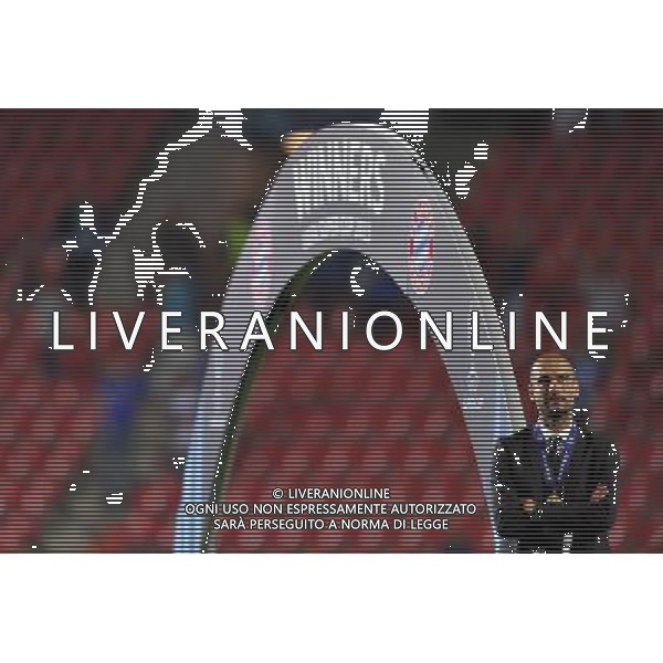 2013.08.30 PRAGA PILKA NOZNA SUPER PUCHAR EUROPY 2013 FOOTBALL UEFA SUPERCUP 2013 FC BAYERN MONACHIUM - FC CHELSEA LONDYN N/Z PUCHAR MEDAL DEKORACJA JOSEP PEP GUARDIOLA (TRENER, HEAD COACH) FOTO LUKASZ LASKOWSKI / PRESSFOCUS NEWSPIXPL --- Newspix.pl AG ALDO LIVERANI SAS ONLY ITALY *** Local Caption *** www.newspix.pl mail us: info@newspix.pl call us: 0048 022 23 22 222 --- Polish Picture Agency by Ringier Axel Springer Poland