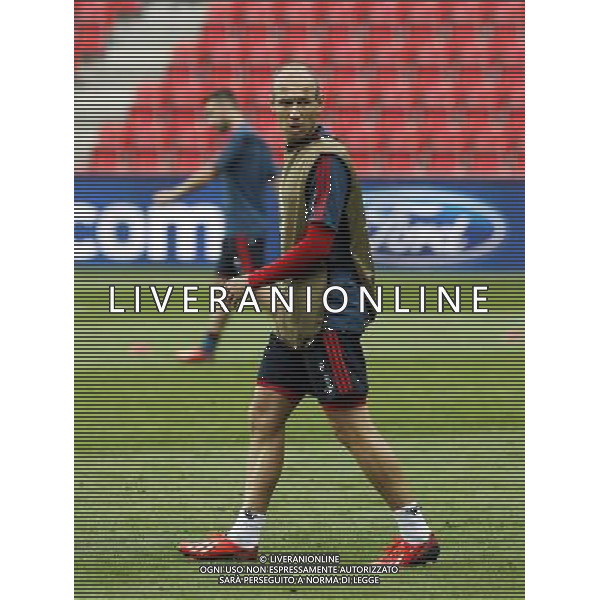 (130830) -- PRAGUE, Aug. 30, 2013 () -- Bayern Munich\'s Arjen Robben take part in a training session on the eve of the UEFA Super Cup football match Chelsea FC vs Bayern Munich, on August 29, 2013 at the Eden Stadium, in Prague. (/Zhou Lei) ©photoshot/AGENZIA ALDO LIVERANI SAS - ITALY ONLY - Chelsea vs Bayern Monaco UEFA Supercoppa Europea allo Stadio Eden di Praga 30 agosto 2013