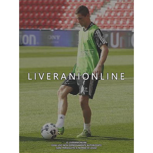 (130830) -- PRAGUE, Aug. 30, 2013 () -- FC Chelsea\'s player Fernando Torres controls the ball during a training session of the football club at the Eden Arena in Prague, Czech Republic on August 29, 2013. Chelsea will face Bayern Munich in the UEFA Super Cup match on Friday. (/Zhou Lei) ©photoshot/AGENZIA ALDO LIVERANI SAS - ITALY ONLY - Chelsea vs Bayern Monaco UEFA Supercoppa Europea allo Stadio Eden di Praga 30 agosto 2013