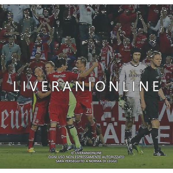 (130830) -- PRAGUE, Aug. 30, 2013 () -- Players of Bayern Munich (L) celebrates after the UEFA Super Cup football match Chelsea FC vs Bayern Munich on August 30, 2013 at the Eden Stadium in Prague. Bayern Munich won the match 7:6. (/Zhou Lei) ©photoshot/AGENZIA ALDO LIVERANI SAS - ITALY ONLY - Chelsea vs Bayern Monaco UEFA Supercoppa Europea allo Stadio Eden di Praga 30 agosto 2013