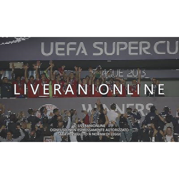 (130830) -- PRAGUE, Aug. 30, 2013 () -- Players of Bayern Munich celebrate after winning the UEFA Super Cup football match Chelsea FC vs Bayern Munich on August 30, 2013 at the Eden Stadium in Prague. Bayern Munich won the match 7:6. (/Zhou Lei) ©photoshot/AGENZIA ALDO LIVERANI SAS - ITALY ONLY - Chelsea vs Bayern Monaco UEFA Supercoppa Europea allo Stadio Eden di Praga 30 agosto 2013