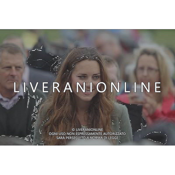 30th aug 2013 William and Kate at Breakwater country park anglesey to start the Ring O Fire marathon. ©photoshot/AGENZIA ALDO LIVERANI SAS - ITALY ONLY - REALI INGLESI: Il principe William e la moglie Kate alla partenza della maratona Ring O Fire al parco Anglesey 30 Agosto 2013