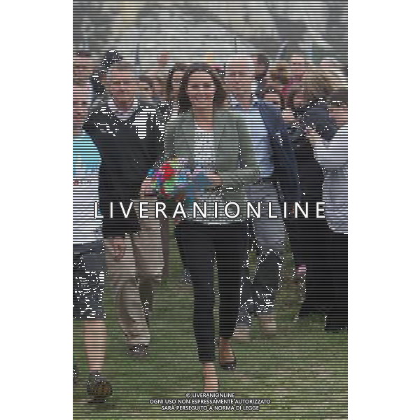 30th aug 2013 William and Kate at Breakwater country park anglesey to start the Ring O Fire marathon. ©photoshot/AGENZIA ALDO LIVERANI SAS - ITALY ONLY - REALI INGLESI: Il principe William e la moglie Kate alla partenza della maratona Ring O Fire al parco Anglesey 30 Agosto 2013