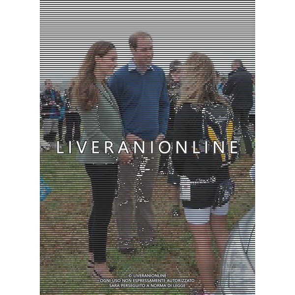30th aug 2013 William and Kate at Breakwater country park anglesey to start the Ring O Fire marathon. with lowri morgan ©photoshot/AGENZIA ALDO LIVERANI SAS - ITALY ONLY - REALI INGLESI: Il principe William e la moglie Kate alla partenza della maratona Ring O Fire al parco Anglesey 30 Agosto 2013