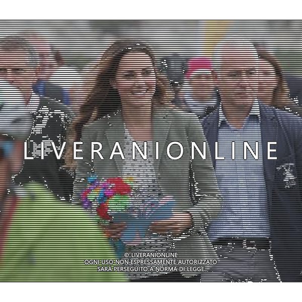 30th aug 2013 William and Kate at Breakwater country park anglesey to start the Ring O Fire marathon. ©photoshot/AGENZIA ALDO LIVERANI SAS - ITALY ONLY - REALI INGLESI: Il principe William e la moglie Kate alla partenza della maratona Ring O Fire al parco Anglesey 30 Agosto 2013