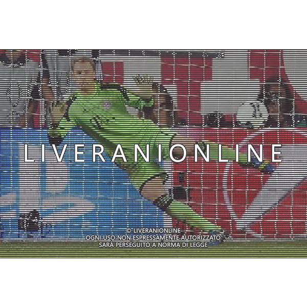 2013.08.30 PRAGA PILKA NOZNA SUPER PUCHAR EUROPY 2013 FOOTBALL UEFA SUPERCUP 2013 FC BAYERN MONACHIUM - FC CHELSEA LONDYN N/Z MANUEL NEUER FOTO LUKASZ LASKOWSKI / PRESSFOCUS NEWSPIXPL --- Newspix.pl AG ALDO LIVERANI SAS ONLY ITALY *** Local Caption *** www.newspix.pl mail us: info@newspix.pl call us: 0048 022 23 22 222 --- Polish Picture Agency by Ringier Axel Springer Poland