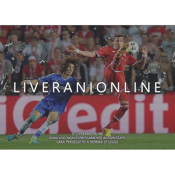 2013.08.30 PRAGA PILKA NOZNA SUPER PUCHAR EUROPY 2013 FOOTBALL UEFA SUPERCUP 2013 FC BAYERN MONACHIUM - FC CHELSEA LONDYN N/Z DAVID LUIZ MARIO MANDZUKIC FOTO LUKASZ LASKOWSKI / PRESSFOCUS NEWSPIXPL --- Newspix.pl AG ALDO LIVERANI SAS ONLY ITALY *** Local Caption *** www.newspix.pl mail us: info@newspix.pl call us: 0048 022 23 22 222 --- Polish Picture Agency by Ringier Axel Springer Poland
