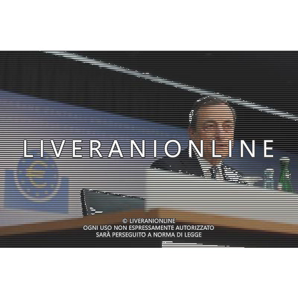 (130905) -- FRANKFURT, Sept. 5, 2013 () -- President of the European Central Bank (ECB) Mario Draghi speaks at a news conference following a governing council meeting in Frankfurt, Germany, Sept. 5, 2013. ECB on Thursday decided to leave key interest rates unchanged and revised its macroeconomic projections for the eurozone. (/Luo Huanhuan) ©PHOTOSHOT/AGENZIA ALDO LIVERANI SAS - ITALY ONLY - Il presidente della Banca centrale europea (BCE), Mario Draghi parla in una conferenza stampa a seguito di una riunione del Consiglio direttivo a Francoforte, Germania, 5 Settembre 2013
