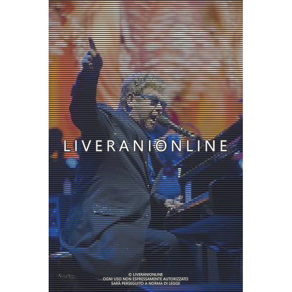 Elton John performing at the First Direct Arena, Leeds on 4th September 2013. ©photoshot/AGENZIA ALDO LIVERANI SAS - ITALY ONLY - EDITORIAL USE ONLY