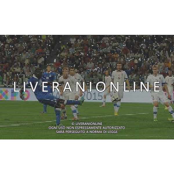 Qualificazioni ai Campionati Mondiali di Calcio Brasile FIFA 2014 Gruppo B Torino - 10.09.2013 Italia-Repubblica Ceca Nella Foto:occasione mancata balotelli colpisce la traversa /Ph.Vitez-Ag. Aldo Liverani