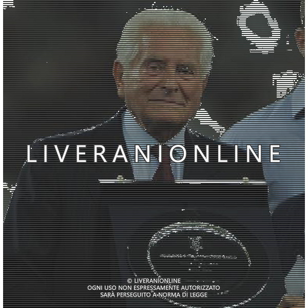 Qualificazioni ai Campionati Mondiali di Calcio Brasile FIFA 2014 Gruppo B Torino - 10.09.2013 Italia-Repubblica Ceca Nella Foto:boniperti premiato /Ph.Vitez-Ag. Aldo Liverani