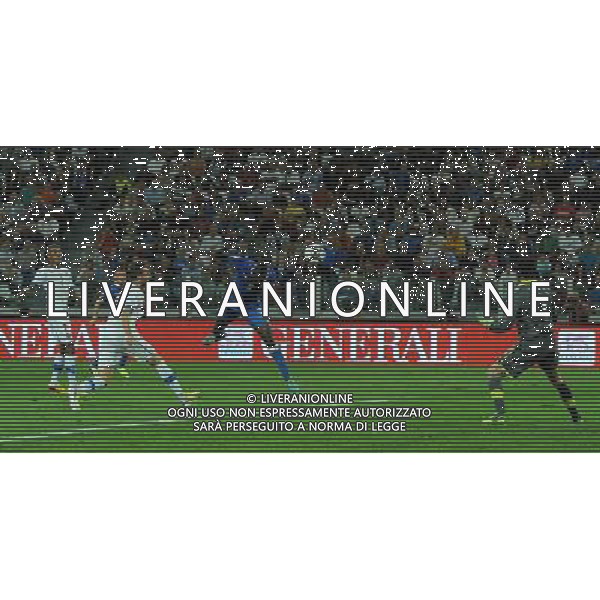 Qualificazioni ai Campionati Mondiali di Calcio Brasile FIFA 2014 Gruppo B Torino - 10.09.2013 Italia-Repubblica Ceca Nella Foto:occasione balotelli parata da cech /Ph.Vitez-Ag. Aldo Liverani