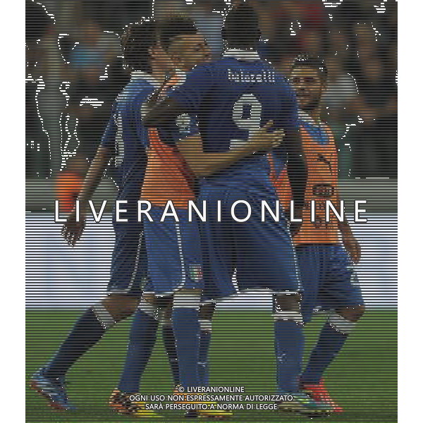 Qualificazioni ai Campionati Mondiali di Calcio Brasile FIFA 2014 Gruppo B Torino - 10.09.2013 Italia-Repubblica Ceca Nella Foto:balotelli abbraccia el shaarawy /Ph.Vitez-Ag. Aldo Liverani