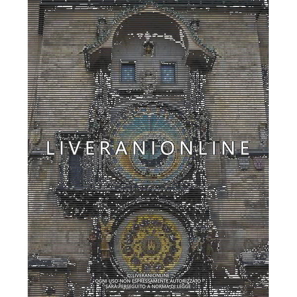 (130912) -- BRUSSELS, Sept. 12, 2013 () -- The photo taken on Aug. 28, 2013 shows the renowned Astronomical Clock in Prague, capital of Czech Republic, As home to a number of famous cultural attractions, the extensive historic centre of Prague has been included in the UNESCO World Heritage List since 1992. In the course of the 1100 years of its existence, Prague¡¯s development can be documented in the architectural expression of many historical periods and their styles. (/Zhou Lei) ©PHOTOSHOT/AGENZIA ALDO LIVERANI SAS - ITALY ONLY - EDITORIAL USE ONLY - Vedute dei monumenti della citta di Praga, capitale della Repubblica Ceca, inserita nella lista del patrimonio mondiale dell\'UNESCO dal 1992.