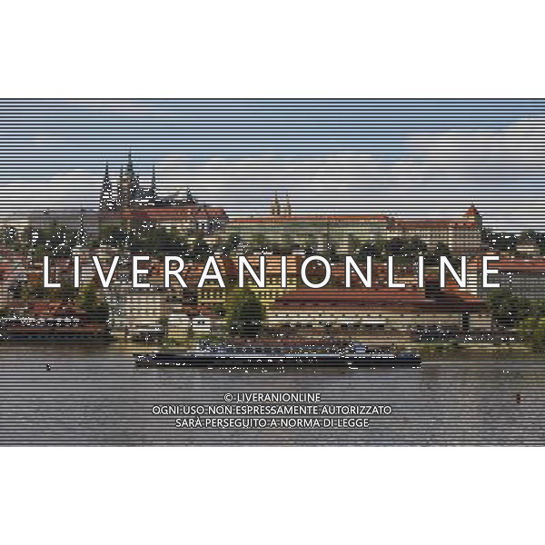 (130912) -- BRUSSELS, Sept. 12, 2013 () -- The photo taken on Sept. 1, 2013 shows the Prague Castle and St. Vitus Cathedral in Prague, capital of Czech Republic, As home to a number of famous cultural attractions, the extensive historic centre of Prague has been included in the UNESCO World Heritage List since 1992. In the course of the 1100 years of its existence, Prague¡¯s development can be documented in the architectural expression of many historical periods and their styles. (/Zhou Lei) ©PHOTOSHOT/AGENZIA ALDO LIVERANI SAS - ITALY ONLY - EDITORIAL USE ONLY - Vedute dei monumenti della citta di Praga, capitale della Repubblica Ceca, inserita nella lista del patrimonio mondiale dell\'UNESCO dal 1992.