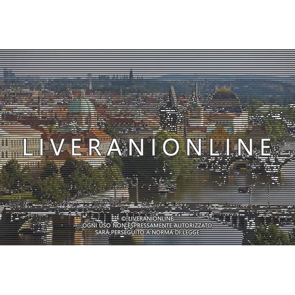 (130912) -- BRUSSELS, Sept. 12, 2013 () -- The photo taken on Sept. 1, 2013 shows the old town and Charles Bridge in Prague, capital of Czech Republic, As home to a number of famous cultural attractions, the extensive historic centre of Prague has been included in the UNESCO World Heritage List since 1992. In the course of the 1100 years of its existence, Prague¡¯s development can be documented in the architectural expression of many historical periods and their styles. (/Zhou Lei) ©PHOTOSHOT/AGENZIA ALDO LIVERANI SAS - ITALY ONLY - EDITORIAL USE ONLY - Vedute dei monumenti della citta di Praga, capitale della Repubblica Ceca, inserita nella lista del patrimonio mondiale dell\'UNESCO dal 1992.