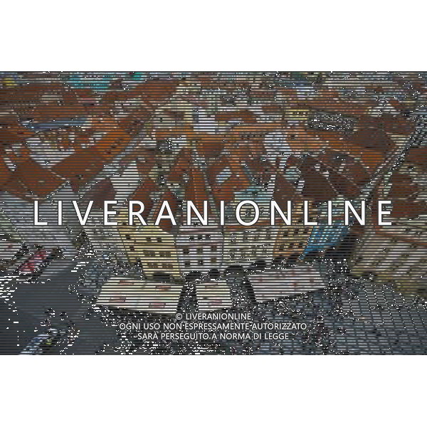 (130912) -- BRUSSELS, Sept. 12, 2013 () -- People tour the old town of Prague, capital of Czech Republic, on Sept. 2, 2013. As home to a number of famous cultural attractions, the extensive historic centre of Prague has been included in the UNESCO World Heritage List since 1992. In the course of the 1100 years of its existence, Prague¡¯s development can be documented in the architectural expression of many historical periods and their styles. (/Zhou Lei) ©PHOTOSHOT/AGENZIA ALDO LIVERANI SAS - ITALY ONLY - EDITORIAL USE ONLY - Vedute dei monumenti della citta di Praga, capitale della Repubblica Ceca, inserita nella lista del patrimonio mondiale dell\'UNESCO dal 1992.