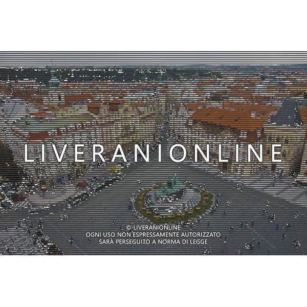 (130912) -- BRUSSELS, Sept. 12, 2013 () -- The photo taken on Sept. 2, 2013 shows the Old Town Square in Prague, capital of Czech Republic, As home to a number of famous cultural attractions, the extensive historic centre of Prague has been included in the UNESCO World Heritage List since 1992. In the course of the 1100 years of its existence, Prague¡¯s development can be documented in the architectural expression of many historical periods and their styles. (/Zhou Lei) ©PHOTOSHOT/AGENZIA ALDO LIVERANI SAS - ITALY ONLY - EDITORIAL USE ONLY - Vedute dei monumenti della citta di Praga, capitale della Repubblica Ceca, inserita nella lista del patrimonio mondiale dell\'UNESCO dal 1992.