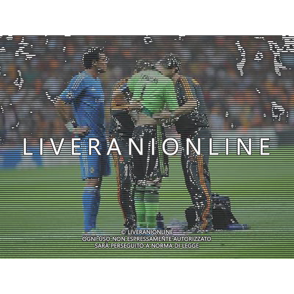 UEFA Champions League group B match between Galatasaray and Real Madrid at Turk Telekom Arena Stadium on September 17, 2013 in Istanbul,Turkey. Pictured: Pepe and Goalkeeper Iker Casillas of Real Madrid. LIGA MISTRZOW SEZON 2013/2014 PILKA NOZNA GALATASARAY vs REAL MADRYT FOT.SESKIM PHOTO/NEWSPIX.PL TURKEY, GERMANY, AUSTRIA AND UK OUT !!! --- Newspix.pl /AGENZIA ALDO LIVERANI SAS - ITALY ONLY - EDITORIAL USE ONLY *** Local Caption *** www.newspix.pl mail us: info@newspix.pl call us: 0048 022 23 22 222 --- Polish Picture Agency by Ringier Axel Springer Poland