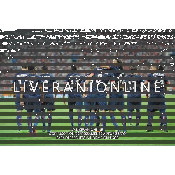 Joie du PSG - Thiago MOTTA - Edinson CAVANI - 17.09.2013 - Olympiacos / Paris Saint Germain - Champions League Photo: Amandine Noel / Icon Sport /AGENZIA ALDO LIVERANI SAS - ITALY ONLY - EDITORIAL USE ONLY