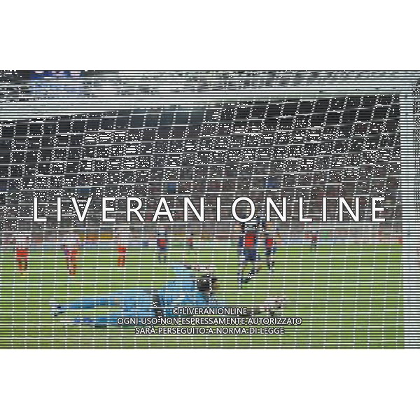 Penalty Zlatan IBRAHIMOVIC / ROBERTO - 17.09.2013 - Olympiacos / Paris Saint Germain - Champions League Photo: Amandine Noel / Icon Sport /AGENZIA ALDO LIVERANI SAS - ITALY ONLY - EDITORIAL USE ONLY