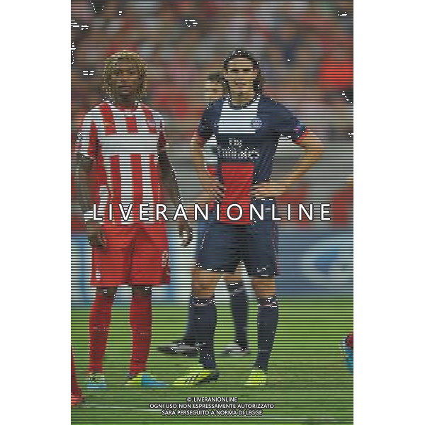 Gaetan BONG / Edinson CAVANI - 17.09.2013 - Olympiakos / Paris Saint Germain - Ligue des Champions Photo: Amandine Noel / Icon Sport /AGENZIA ALDO LIVERANI SAS - ITALY ONLY - EDITORIAL USE ONLY
