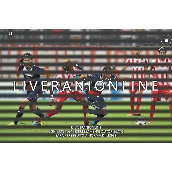 Gaetan BONG / Lucas MOURA - 17.09.2013 - Olympiakos / Paris Saint Germain - Ligue des Champions Photo: Amandine Noel / Icon Sport /AGENZIA ALDO LIVERANI SAS - ITALY ONLY - EDITORIAL USE ONLY