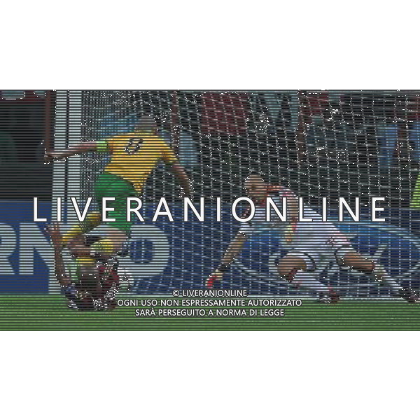 UEFA Champions League 2013/2014 Gruppo H Milano - 18.09.2013 Milan-Celtic Nella Foto:occasione brown parata da abbiati /Ph.Vitez-Ag. Aldo Liverani