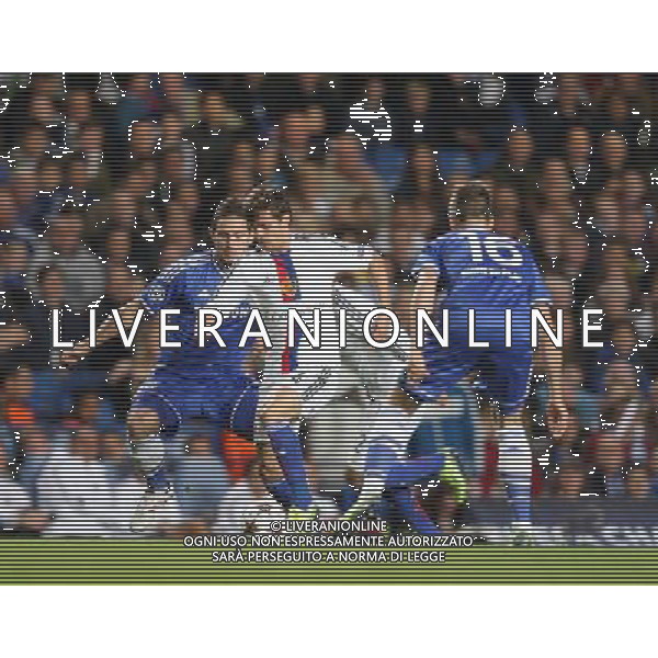 Basel\'s Valentin Stocker takes on Chelsea\'s Frank Lampard Photo by Kieran Galvin/CameraSport Football - UEFA Champions League Group E - Chelsea v Basel - Wednesday 18th September 2013 - Stamford bridge - London Œ© CameraSport - 43 Linden Ave. Countesthorpe. Leicester. England. LE8 5PG - Tel: +44 (0) 116 277 4147 - admin@camerasport.com - www.camerasport.com AG ALDO LIVERANI SAS ONLY ITALY
