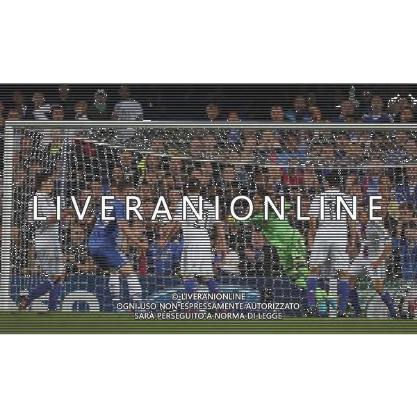 Chelsea\'s Gary Cahill and Basel\'s Yann Sommer in action Photo by Kieran Galvin/CameraSport Football - UEFA Champions League Group E - Chelsea v Basel - Wednesday 18th September 2013 - Stamford bridge - London Œ© CameraSport - 43 Linden Ave. Countesthorpe. Leicester. England. LE8 5PG - Tel: +44 (0) 116 277 4147 - admin@camerasport.com - www.camerasport.com AG ALDO LIVERANI SAS ONLY ITALY
