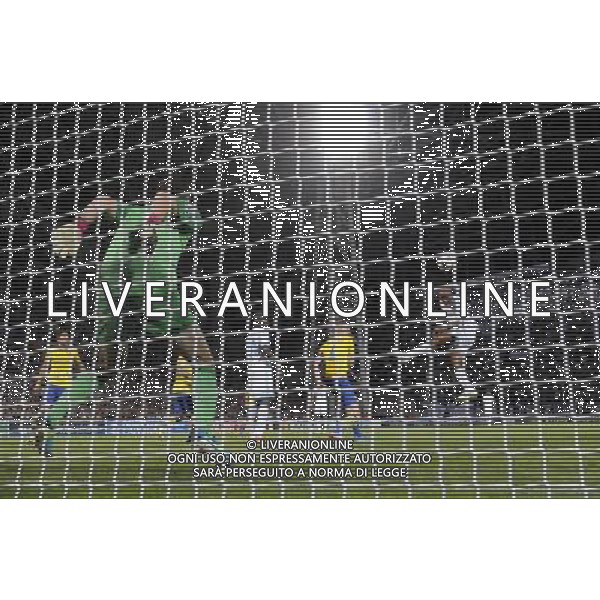 Andre AYEW / Wojciech Szczesny - 18.09.2013 - Marseille / Arsenal - Ligue des Champions Photo: Amandine Noel / Icon Sport AG ALDO LIVERANI SAS ONLY ITALY