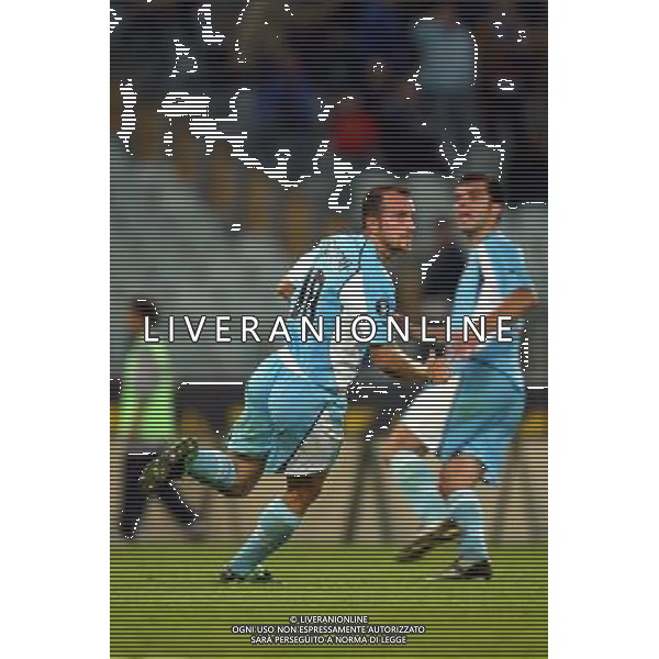 Lazio-Villareal coppa uefa 21/10/2004 nella foto esultanza dopo il gol di tommaso rocchi foto terruso/agenzia aldo liverani
