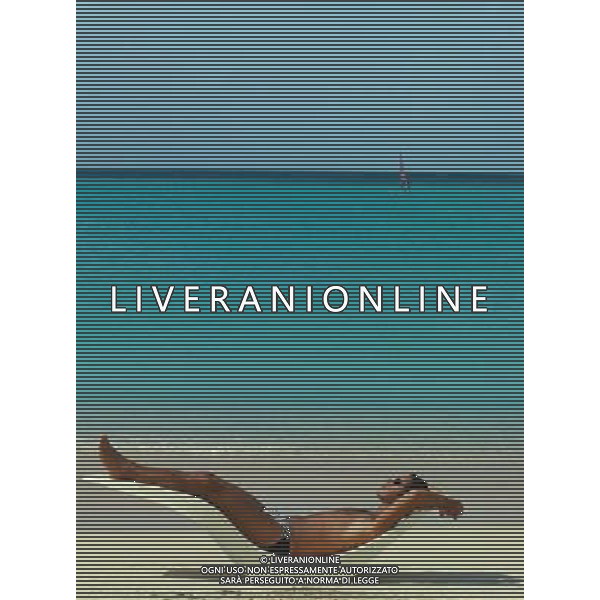 NELLA FOTO MARE GENTE RELAX IFC-AGENZIA ALDO LIVERANI