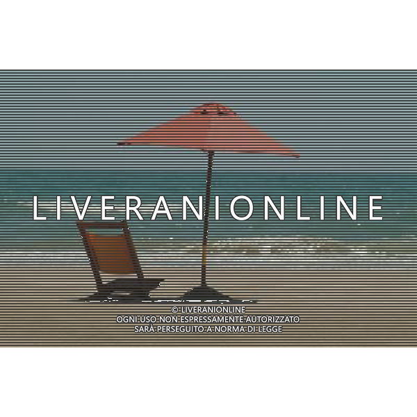 NELLA FOTO MARE CON OMBRELLONE IFC-AGENZIA ALDO LIVERANI
