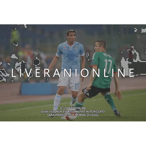RZYM 19.09.2013 MECZ 1. KOLEJKA LIGA EUROPY GRUPA J SEZON 2013/14: SS LAZIO RZYM - LEGIA WARSZAWA --- UEFA EUROPA LEAGUE GROUP J MATCH: LAZIO ROME - LEGIA WARSAW ALVARO GONZALEZ TOMASZ BRZYSKI FOT. PIOTR KUCZA/NEWSPIX.PL --- Newspix.pl AG ALDO LIVERANI SAS ONLY ITALY *** Local Caption *** www.newspix.pl mail us: info@newspix.pl call us: 0048 022 23 22 222 --- Polish Picture Agency by Ringier Axel Springer Poland