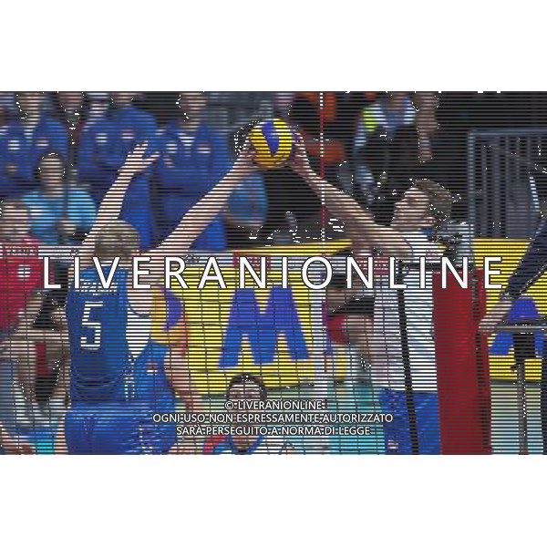 28.09.2013 - Kopenhaga , Dania , Parken Arena Copenhagen , siatkowka , Mistrzostwa Europy w pilke siatkowa , Rosja (niebieskie) - Serbia (biale) , 2013 CEV VELUX Volleyball European Championship , Russia - Serbia N/Z Sergey Grankin , Nikola Kovacevic Fot. Marek Prucnal / MPAimages.com / EDYTOR.net / NEWSPIX.PL --- Newspix.pl AG ALDO LIVERANI SAS ONLY ITALY *** Local Caption *** www.newspix.pl mail us: info@newspix.pl call us: 0048 022 23 22 222 --- Polish Picture Agency by Ringier Axel Springer Poland
