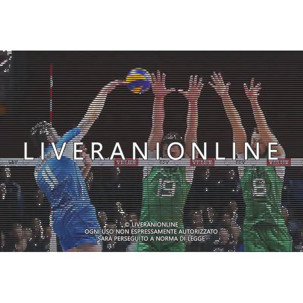 28.09.2013 - Kopenhaga , Dania , Parken Arena Copenhagen , siatkowka , Mistrzostwa Europy w pilke siatkowa , Wlochy (niebieskie) - Bulgaria (zielone) , 2013 CEV VELUX Volleyball European Championship , Italy - Bulgaria N/Z Cristian Savani , Tsvetan Sokolov , Todor Skrimov Fot. Marek Prucnal / MPAimages.com / EDYTOR.net / NEWSPIX.PL --- Newspix.pl AG ALDO LIVERANI SAS ONLY ITALY *** Local Caption *** www.newspix.pl mail us: info@newspix.pl call us: 0048 022 23 22 222 --- Polish Picture Agency by Ringier Axel Springer Poland