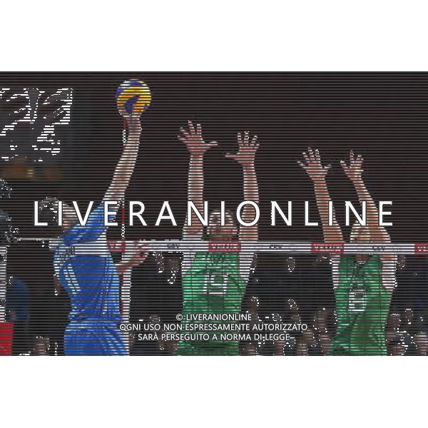 28.09.2013 - Kopenhaga , Dania , Parken Arena Copenhagen , siatkowka , Mistrzostwa Europy w pilke siatkowa , Wlochy (niebieskie) - Bulgaria (zielone) , 2013 CEV VELUX Volleyball European Championship , Italy - Bulgaria N/Z Cristian Savani , Tsvetan Sokolov , Nikolay Nikolov Fot. Marek Prucnal / MPAimages.com / EDYTOR.net / NEWSPIX.PL --- Newspix.pl AG ALDO LIVERANI SAS ONLY ITALY *** Local Caption *** www.newspix.pl mail us: info@newspix.pl call us: 0048 022 23 22 222 --- Polish Picture Agency by Ringier Axel Springer Poland