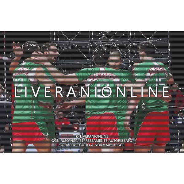28.09.2013 - Kopenhaga , Dania , Parken Arena Copenhagen , siatkowka , Mistrzostwa Europy w pilke siatkowa , Wlochy (niebieskie) - Bulgaria (zielone) , 2013 CEV VELUX Volleyball European Championship , Italy - Bulgaria N/Z Reprezentacja Bulgarii Fot. Marek Prucnal / MPAimages.com / EDYTOR.net / NEWSPIX.PL --- Newspix.pl AG ALDO LIVERANI SAS ONLY ITALY *** Local Caption *** www.newspix.pl mail us: info@newspix.pl call us: 0048 022 23 22 222 --- Polish Picture Agency by Ringier Axel Springer Poland