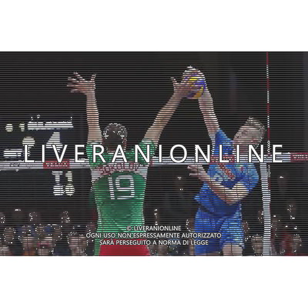 28.09.2013 - Kopenhaga , Dania , Parken Arena Copenhagen , siatkowka , Mistrzostwa Europy w pilke siatkowa , Wlochy (niebieskie) - Bulgaria (zielone) , 2013 CEV VELUX Volleyball European Championship , Italy - Bulgaria N/Z Tsvetan Sokolov , Ivan Zaytsev Fot. Marek Prucnal / MPAimages.com / EDYTOR.net / NEWSPIX.PL --- Newspix.pl AG ALDO LIVERANI SAS ONLY ITALY *** Local Caption *** www.newspix.pl mail us: info@newspix.pl call us: 0048 022 23 22 222 --- Polish Picture Agency by Ringier Axel Springer Poland