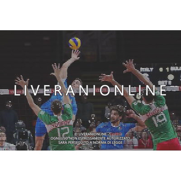 28.09.2013 - Kopenhaga , Dania , Parken Arena Copenhagen , siatkowka , Mistrzostwa Europy w pilke siatkowa , Wlochy (niebieskie) - Bulgaria (zielone) , 2013 CEV VELUX Volleyball European Championship , Italy - Bulgaria N/Z Salvatore Rossini , Viktor Yosifov , Tsvetan Sokolov Fot. Marek Prucnal / MPAimages.com / EDYTOR.net / NEWSPIX.PL --- Newspix.pl AG ALDO LIVERANI SAS ONLY ITALY *** Local Caption *** www.newspix.pl mail us: info@newspix.pl call us: 0048 022 23 22 222 --- Polish Picture Agency by Ringier Axel Springer Poland